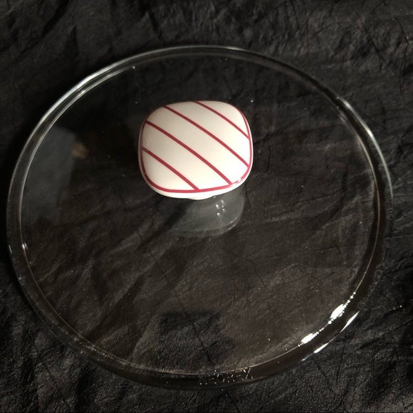 Mikasa Fire & Ice Strawberries Covered Casserole 3/4 Quart Dish - Picture 11 of 16